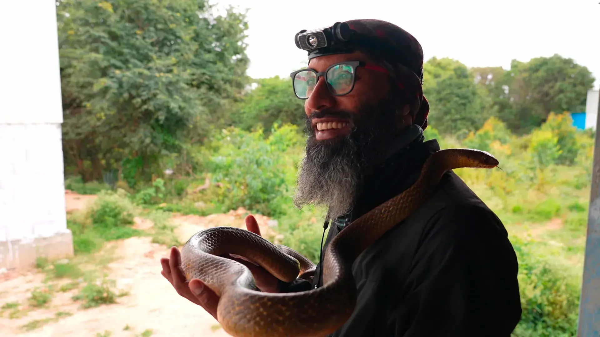 Hindistanın ilan xilasediciləri: Meqaşəhərdə birgəyaşayış sınağı